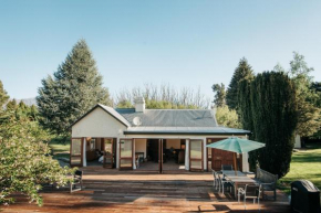 Pear Tree Cottage l Country Luxury l Hot Tub l 15 Guests